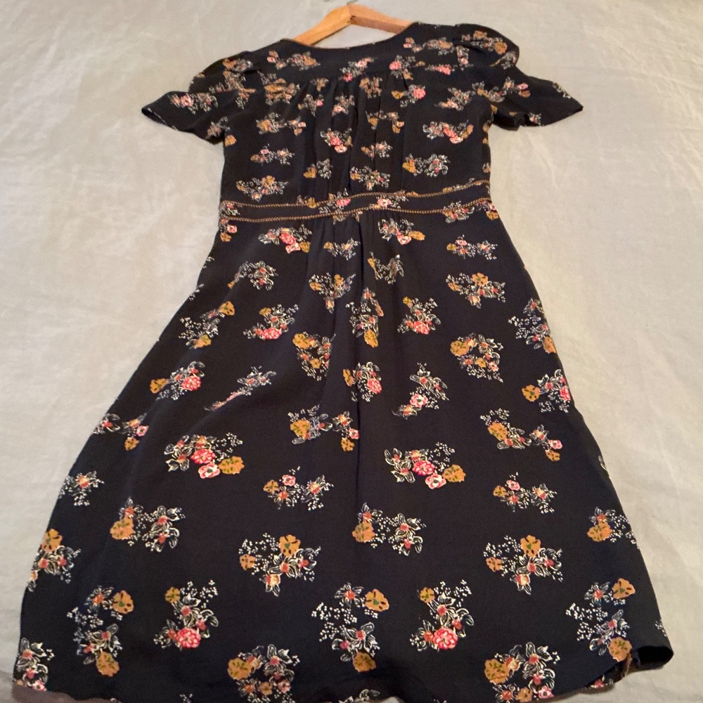 Sessun Jimama Dress, black with floral pattern. - Picture 2 of 12